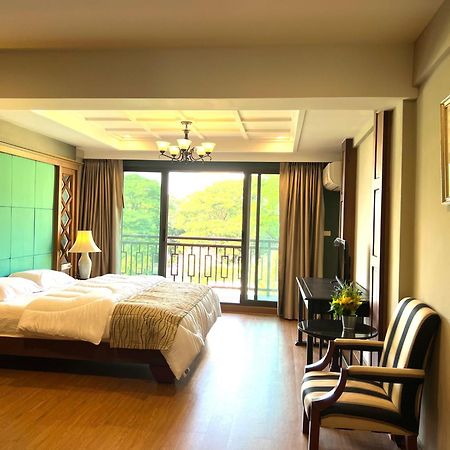 Quinstel Hostel Банкок Екстериор снимка